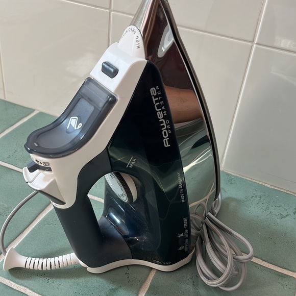 Rowenta Pro Master 1750W Iron made in Germany High Precision - Picture 5 of 12